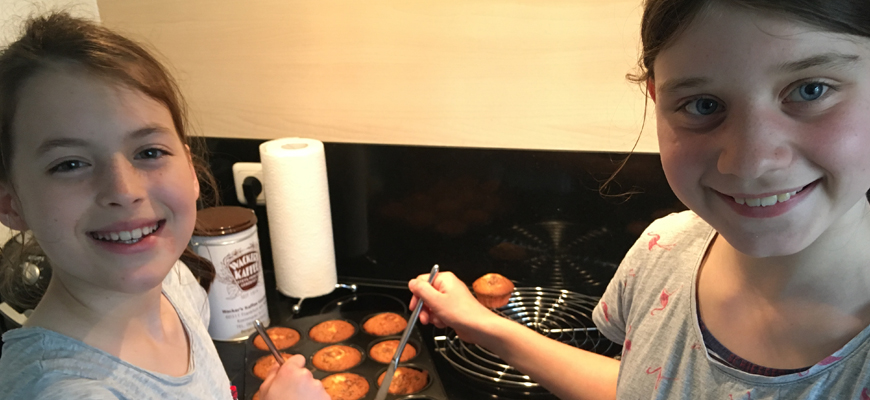 Maja und Mieke – Muffins für den guten Zweck