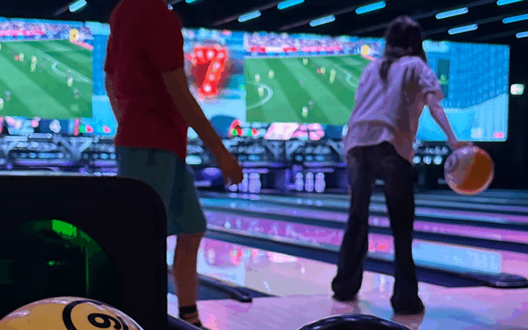 Die Jugendgruppe beim Bowlen